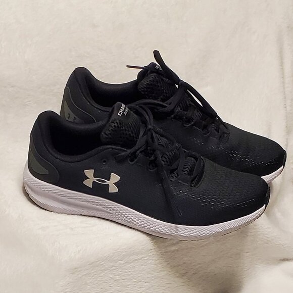 Under Armour Charge Pursuit Athletic Shoes -Like New - Picture 1 of 10